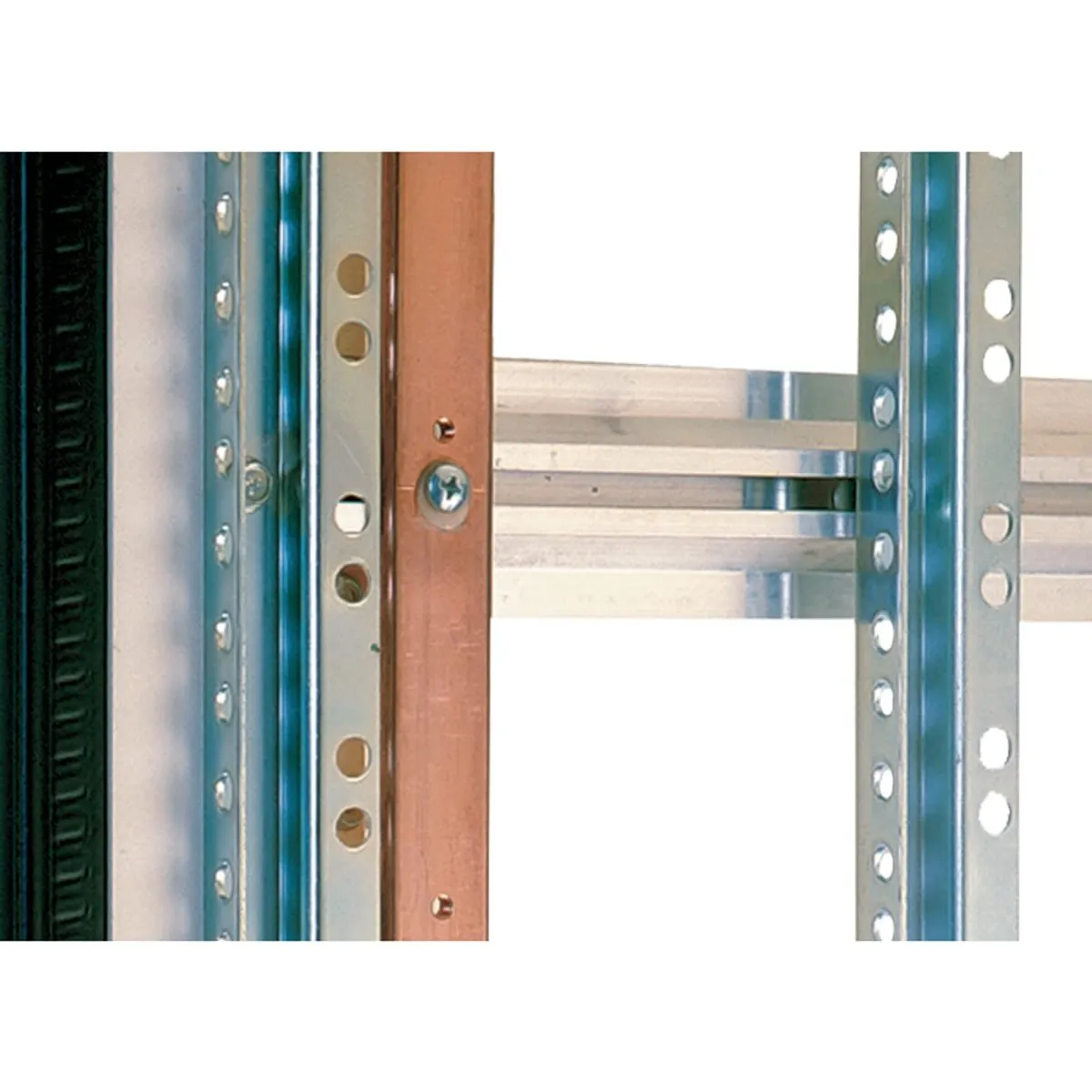 16U (28") non-insulated bus bar